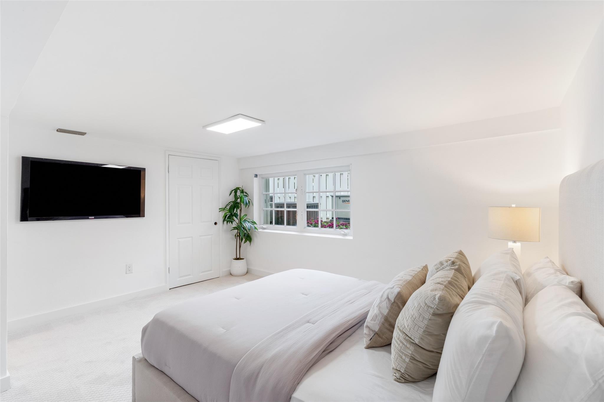 1900 Admirals Way Fort Lauderdale, FL 33316