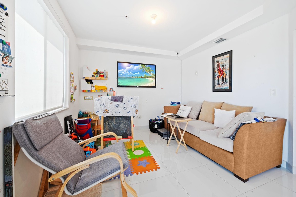 2651 NE 212th #201 Aventura, FL 33180