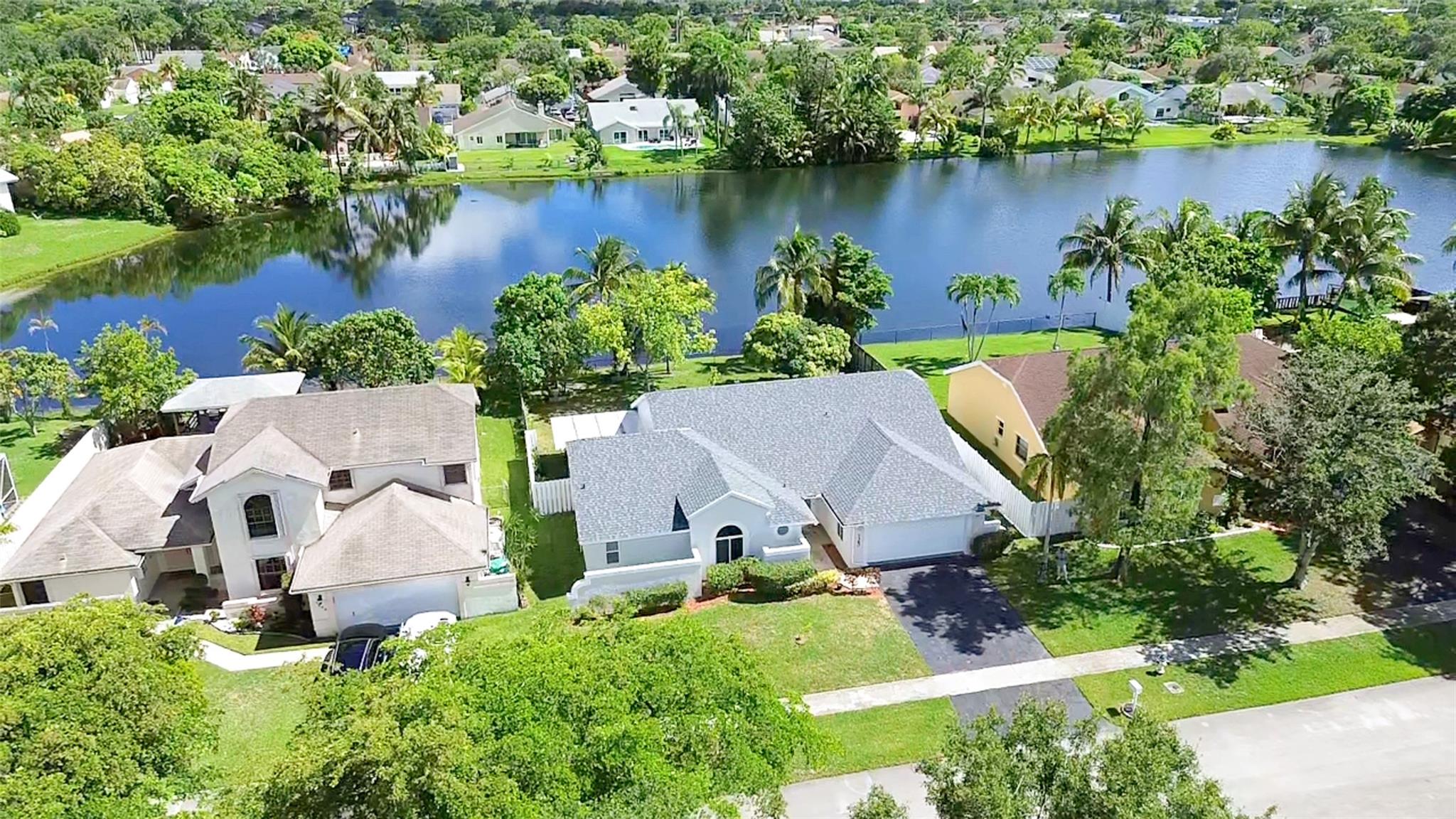7360 NW 54th St