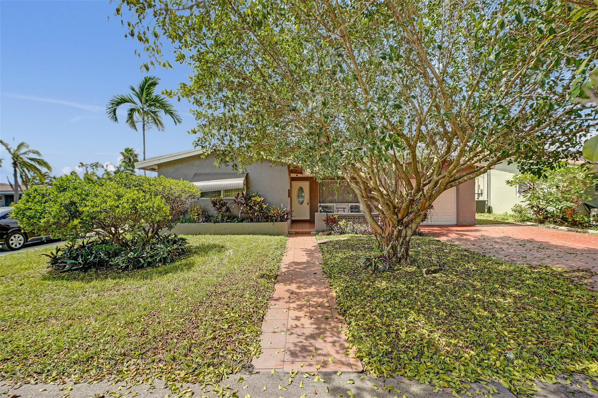 1700 N 47th Ave