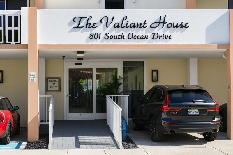 801 S Ocean Dr #206