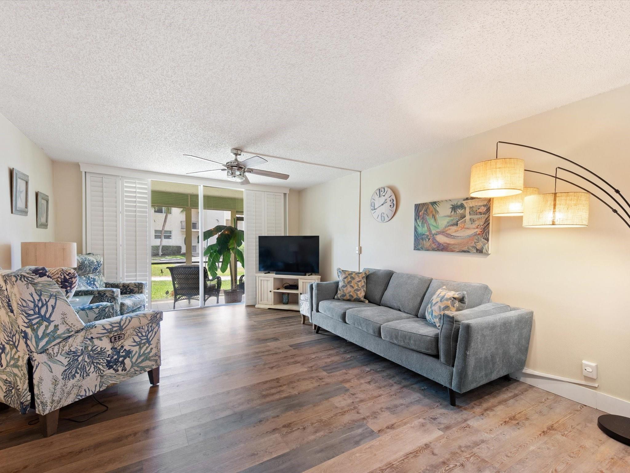 311 S Hollybrook Dr #104