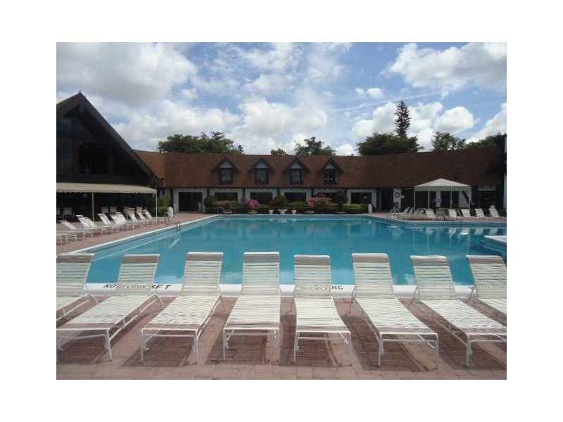 3760 Inverrary Dr #2H