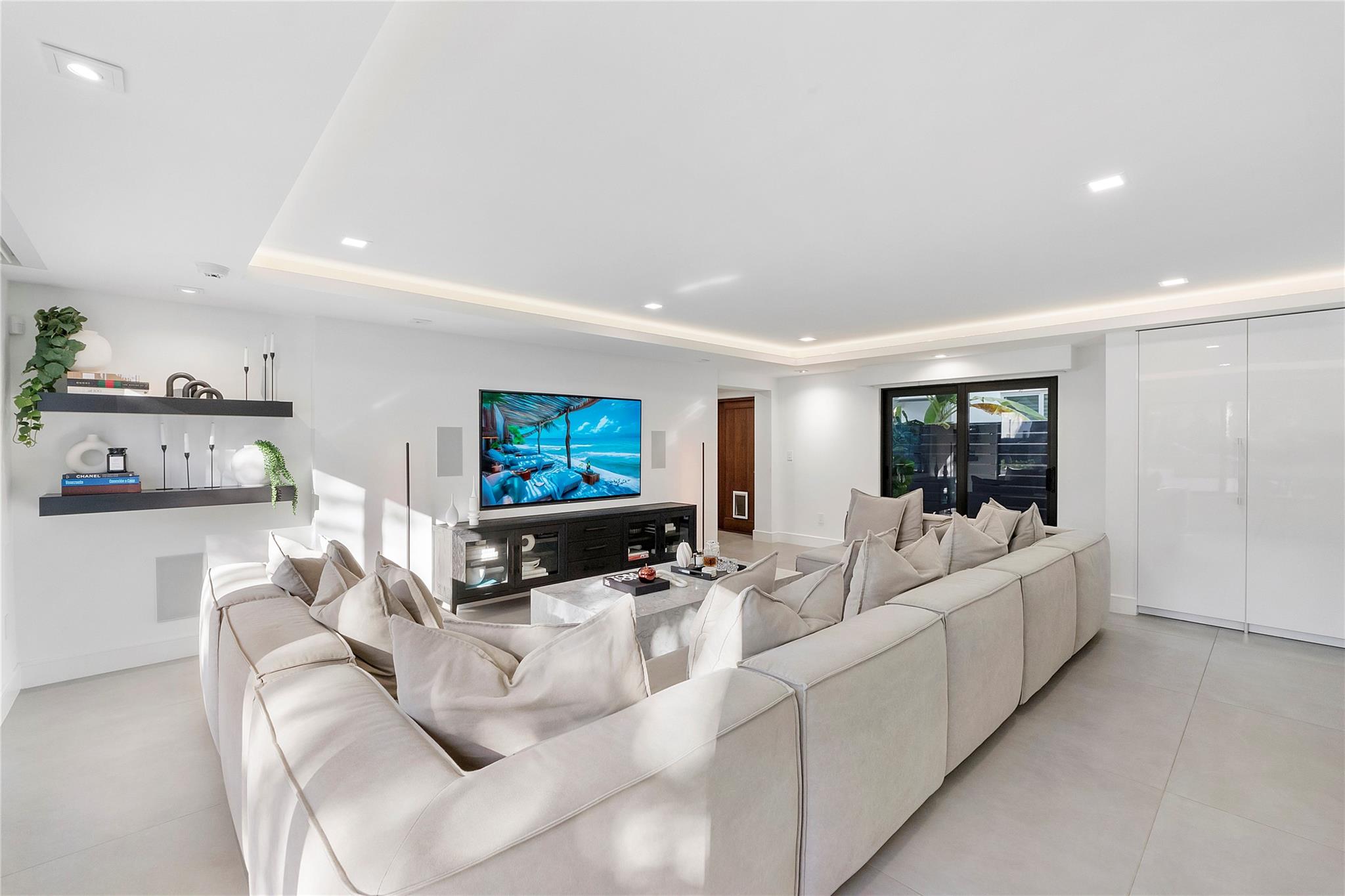 500 NE 14th Ave Fort Lauderdale, FL 33301