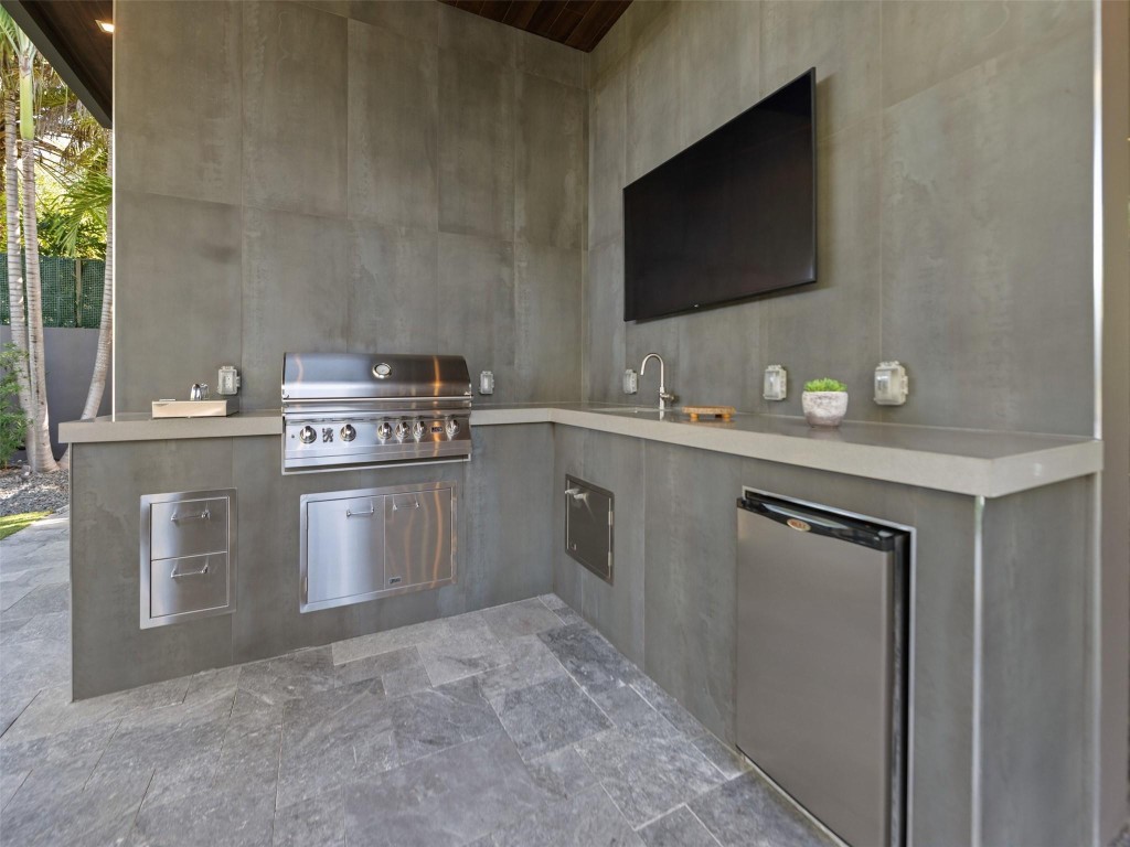 2213 NE 37th Dr Fort Lauderdale, FL 33308