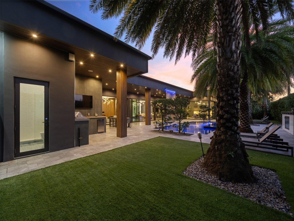 2213 NE 37th Dr Fort Lauderdale, FL 33308