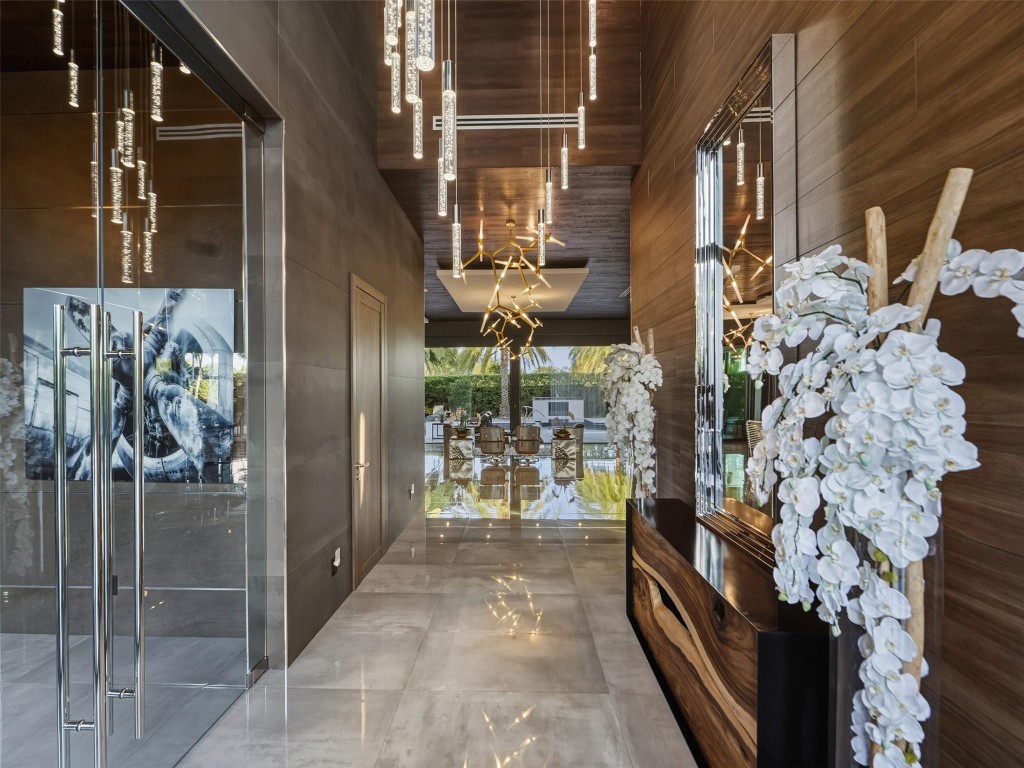 2213 NE 37th Dr Fort Lauderdale, FL 33308