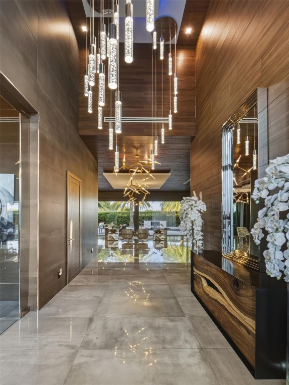 2213 NE 37th Dr Fort Lauderdale, FL 33308