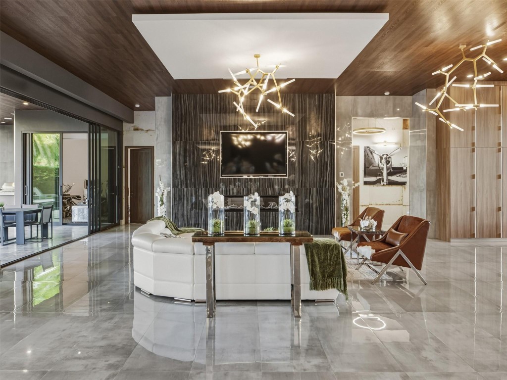 2213 NE 37th Dr Fort Lauderdale, FL 33308