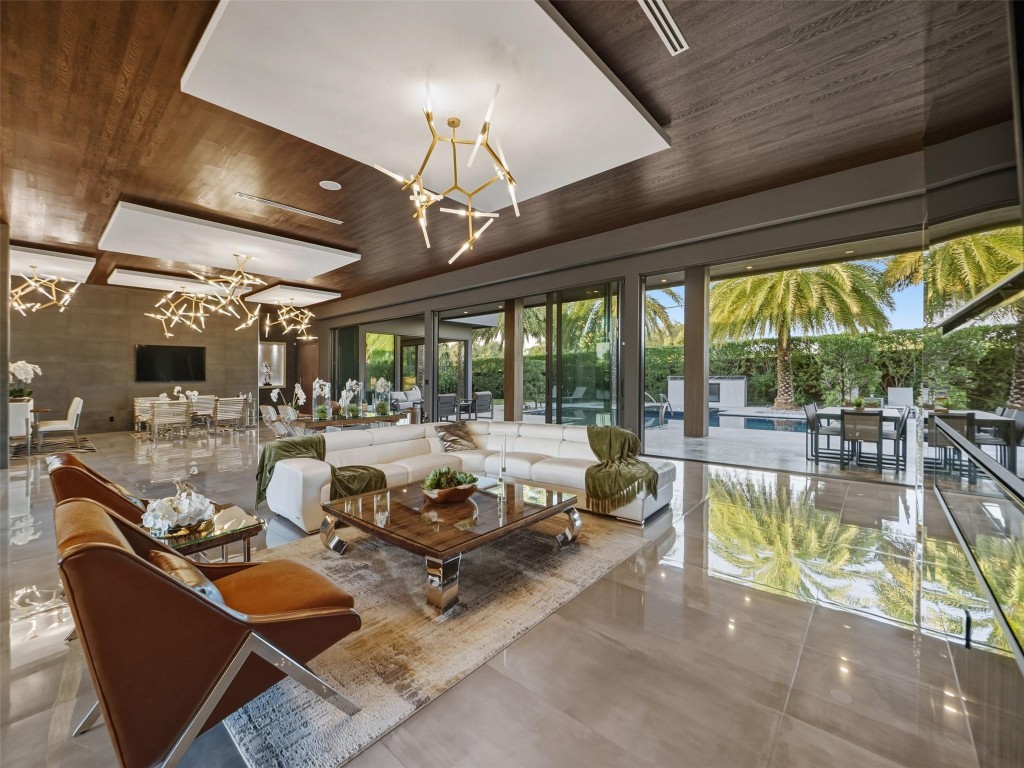 2213 NE 37th Dr Fort Lauderdale, FL 33308