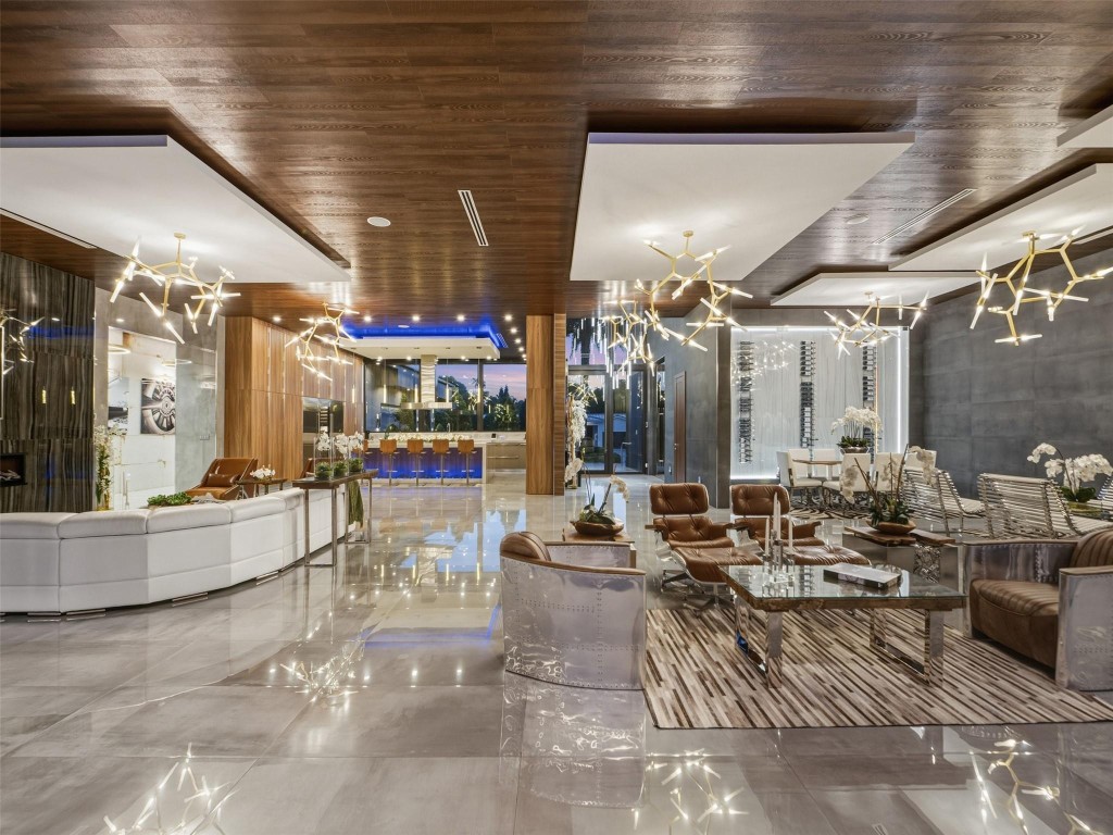 2213 NE 37th Dr Fort Lauderdale, FL 33308