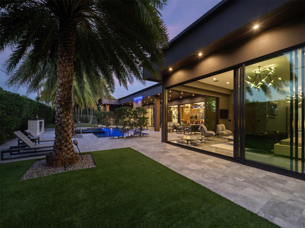 2213 NE 37th Dr Fort Lauderdale, FL 33308