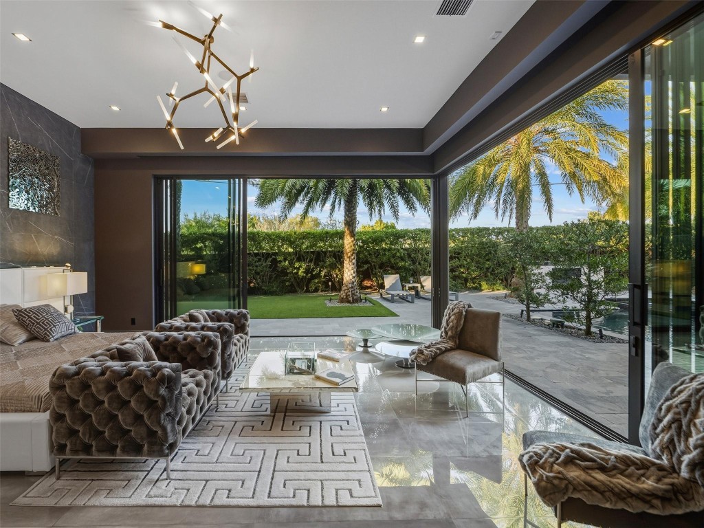 2213 NE 37th Dr Fort Lauderdale, FL 33308