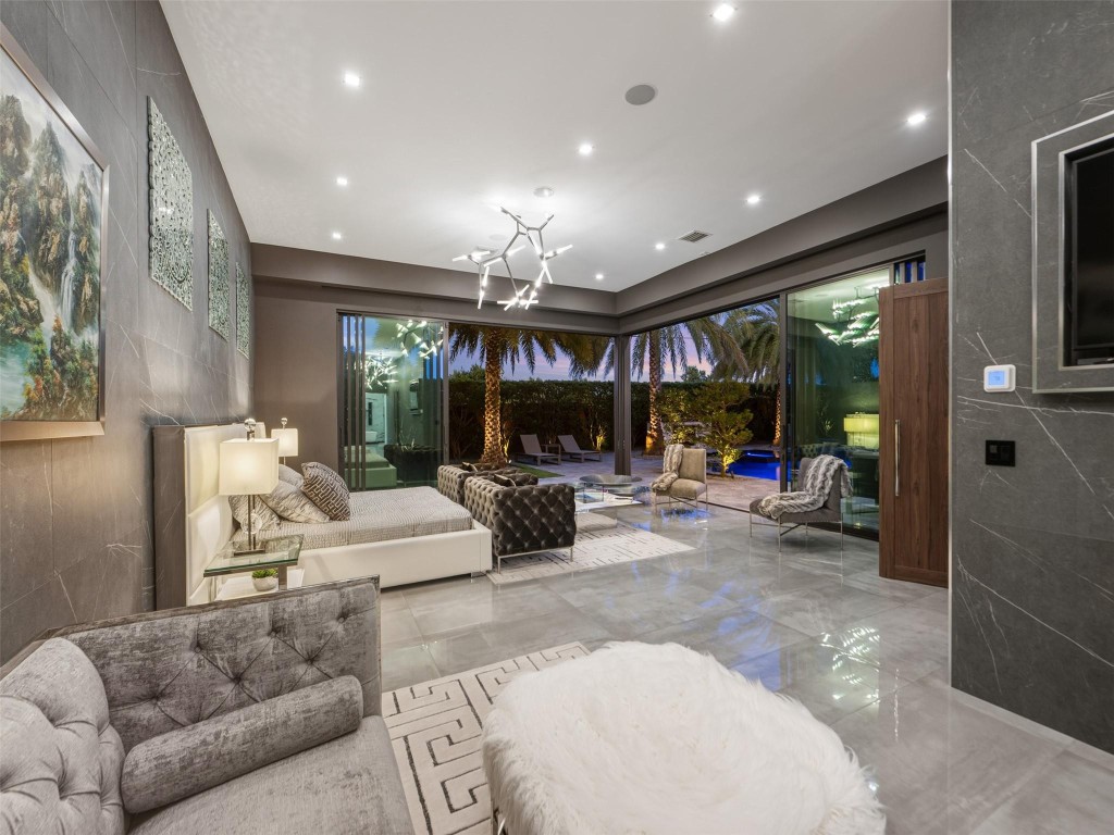 2213 NE 37th Dr Fort Lauderdale, FL 33308