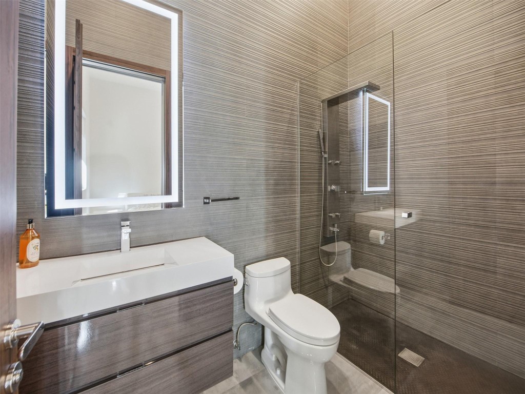 2213 NE 37th Dr Fort Lauderdale, FL 33308