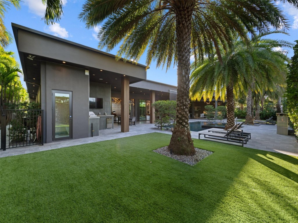 2213 NE 37th Dr Fort Lauderdale, FL 33308