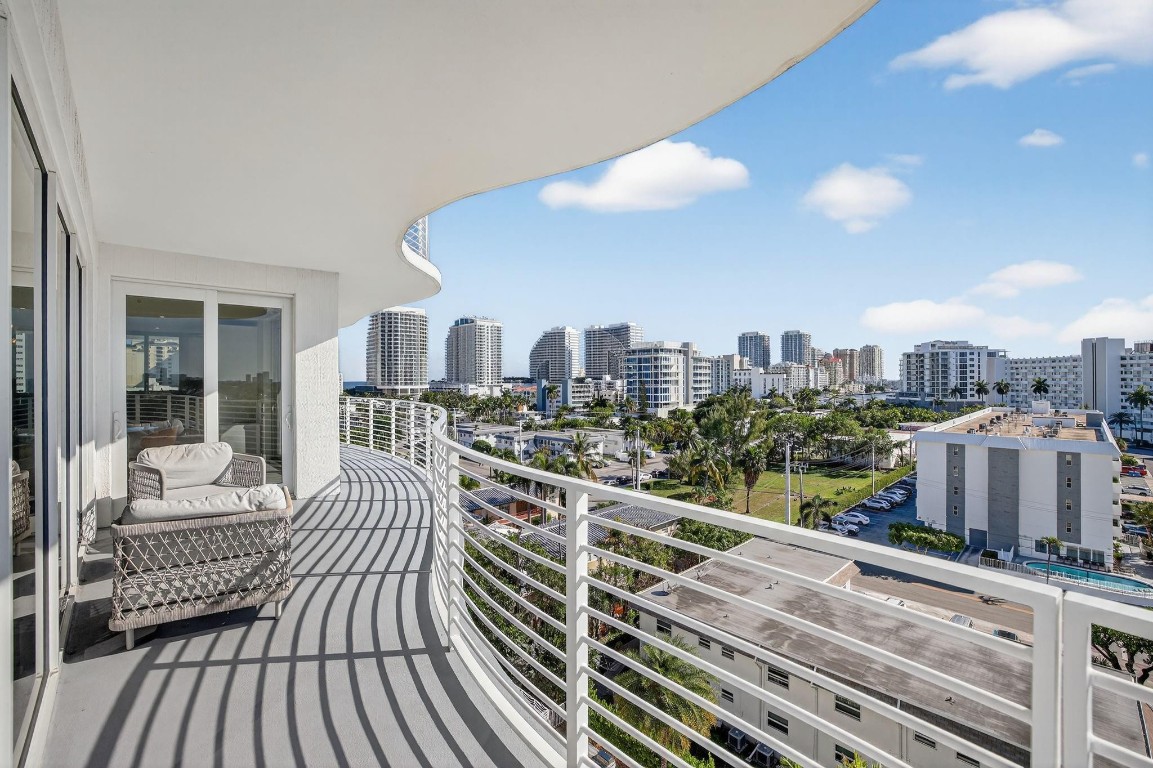 612 Bayshore #702 Fort Lauderdale, FL 33304