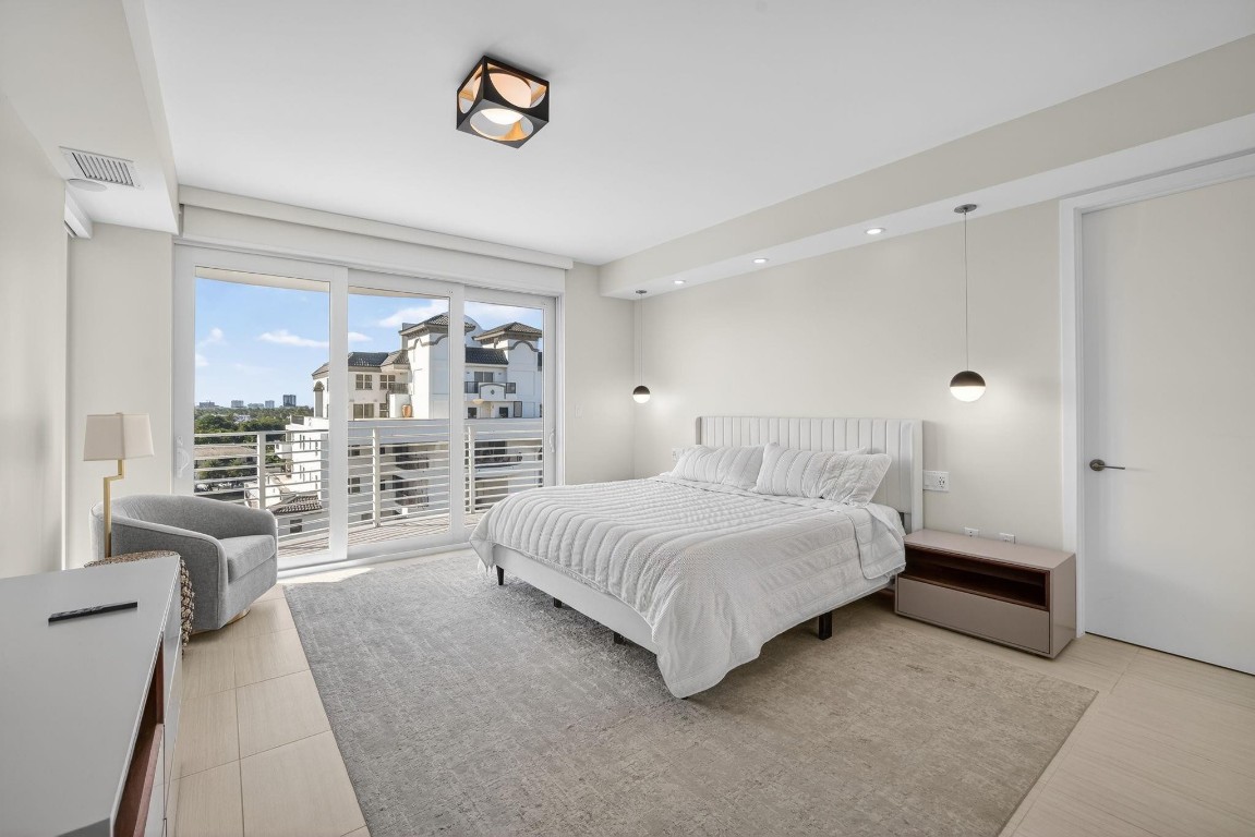 612 Bayshore #702 Fort Lauderdale, FL 33304