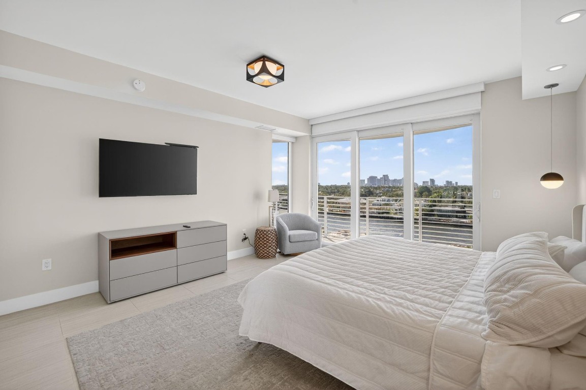 612 Bayshore #702 Fort Lauderdale, FL 33304