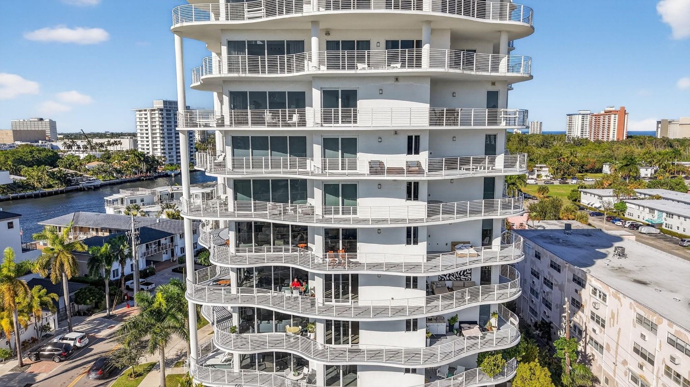 612 Bayshore #702 Fort Lauderdale, FL 33304