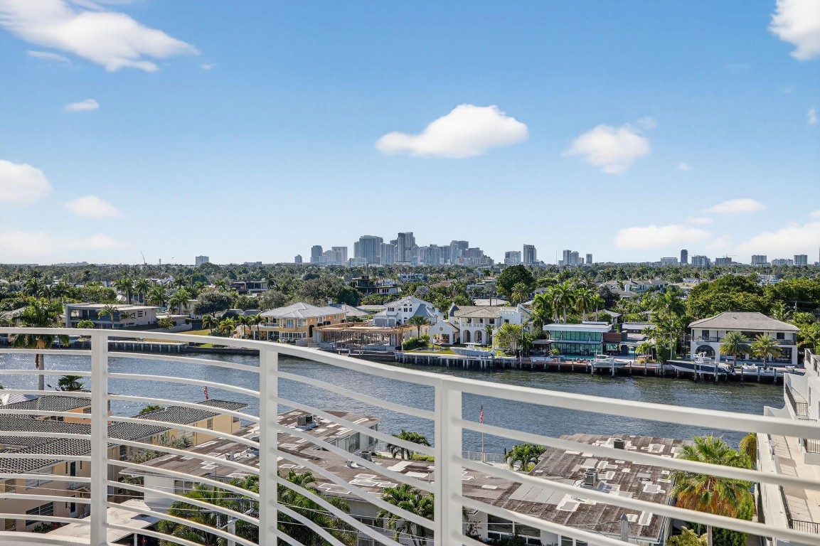 612 Bayshore #702 Fort Lauderdale, FL 33304