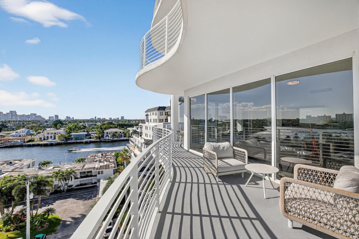 612 Bayshore #702 Fort Lauderdale, FL 33304
