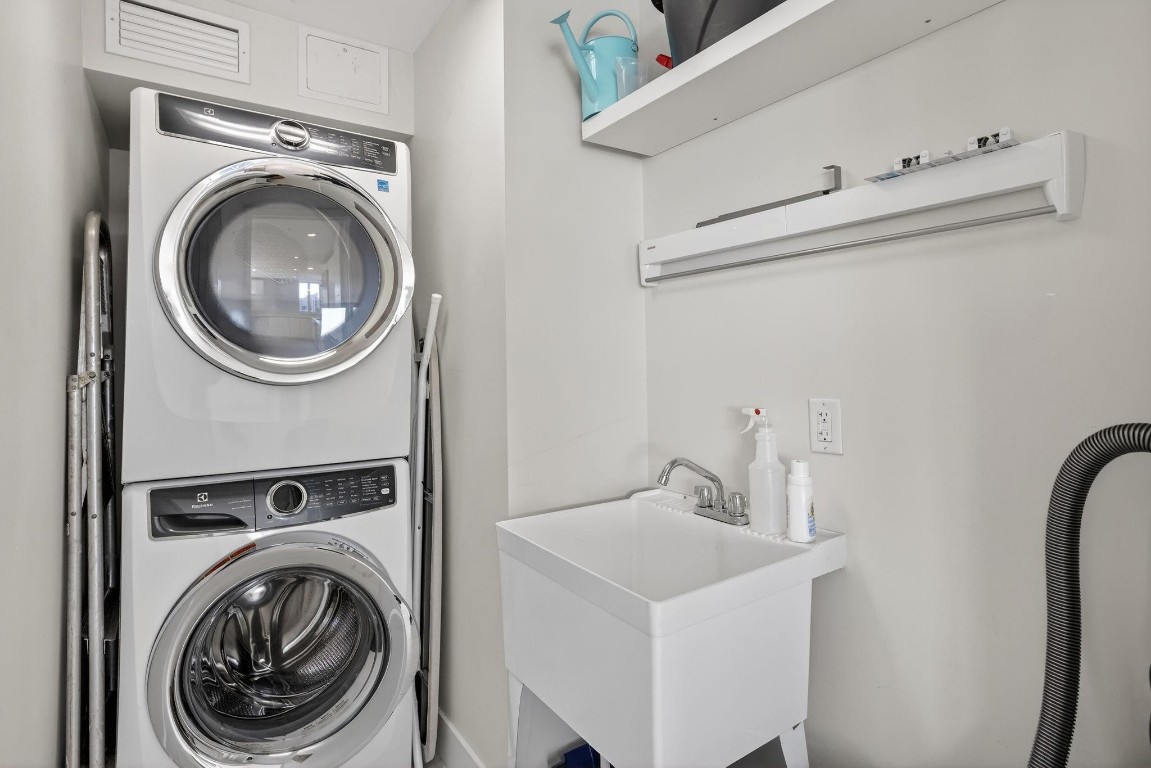 612 Bayshore #702 Fort Lauderdale, FL 33304