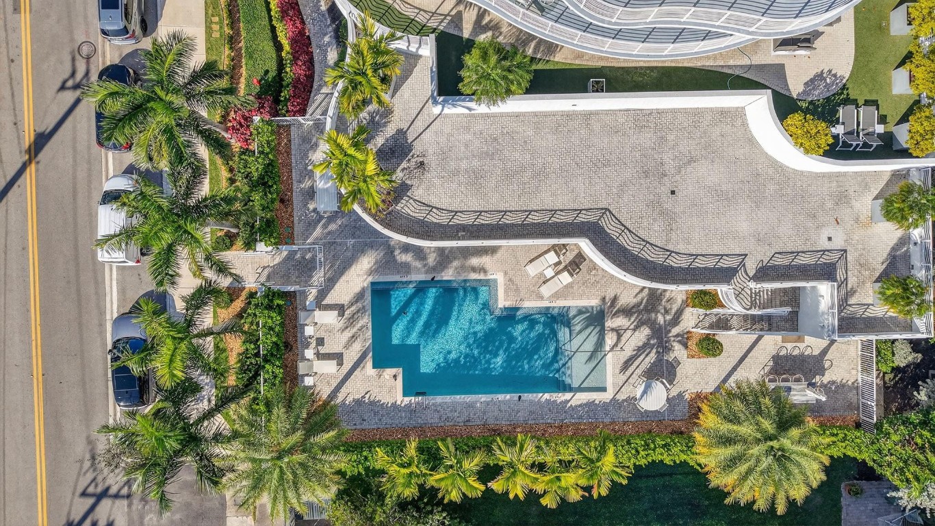 612 Bayshore #702 Fort Lauderdale, FL 33304