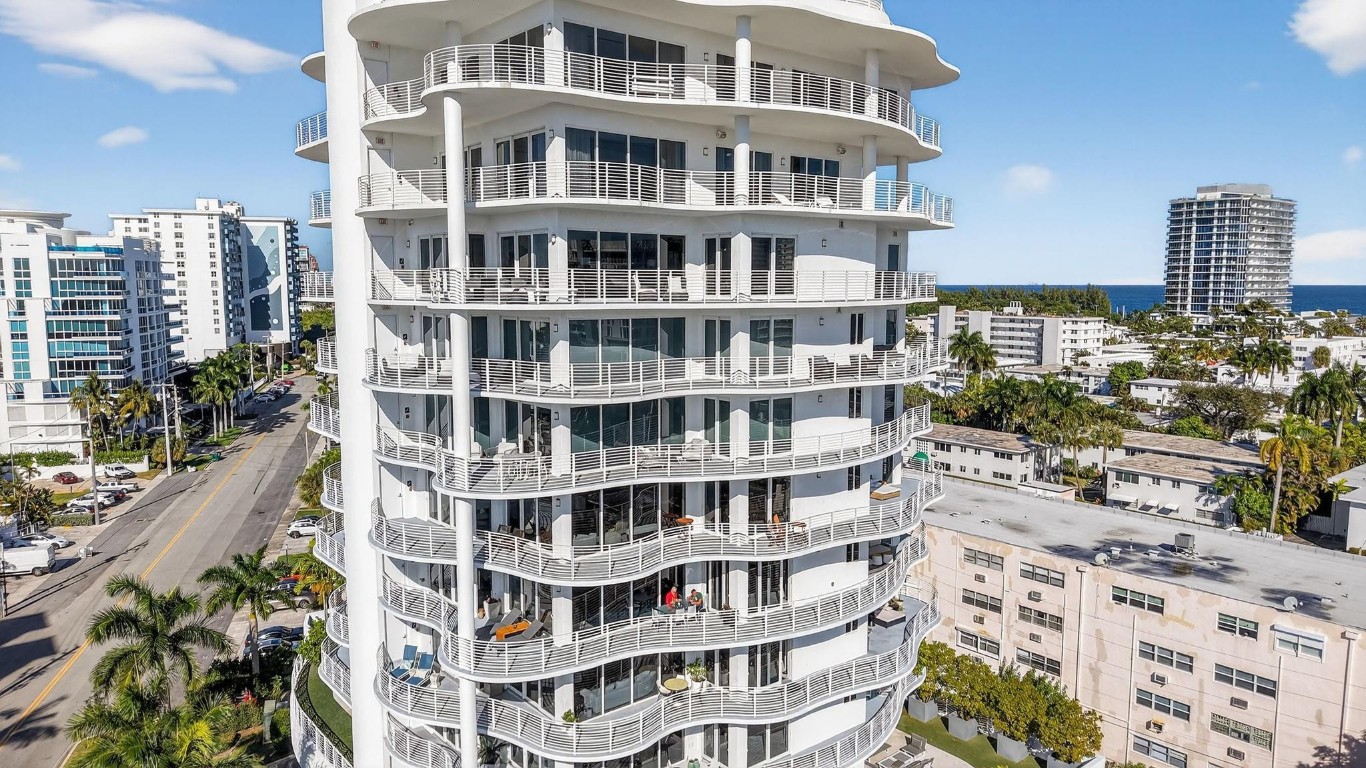 612 Bayshore #702 Fort Lauderdale, FL 33304