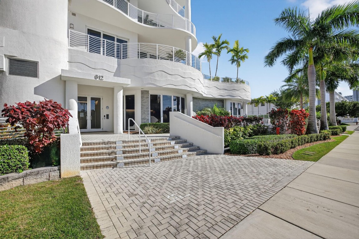 612 Bayshore #702 Fort Lauderdale, FL 33304