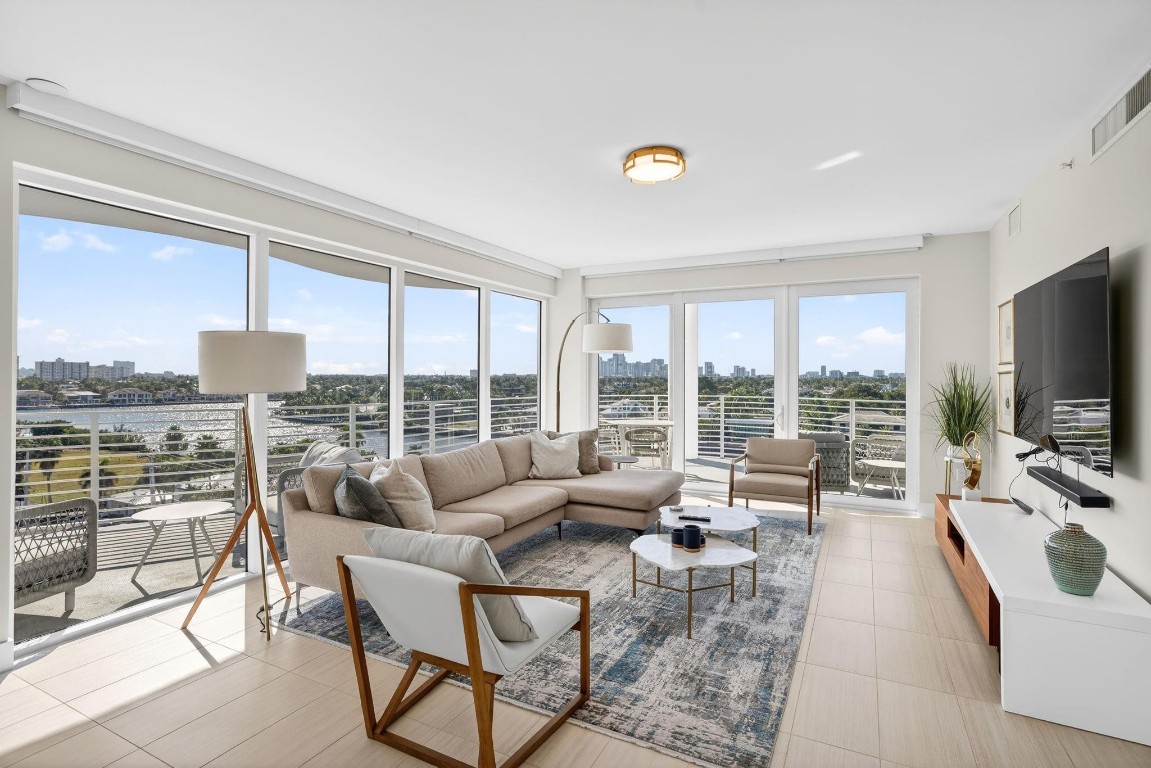 612 Bayshore #702 Fort Lauderdale, FL 33304