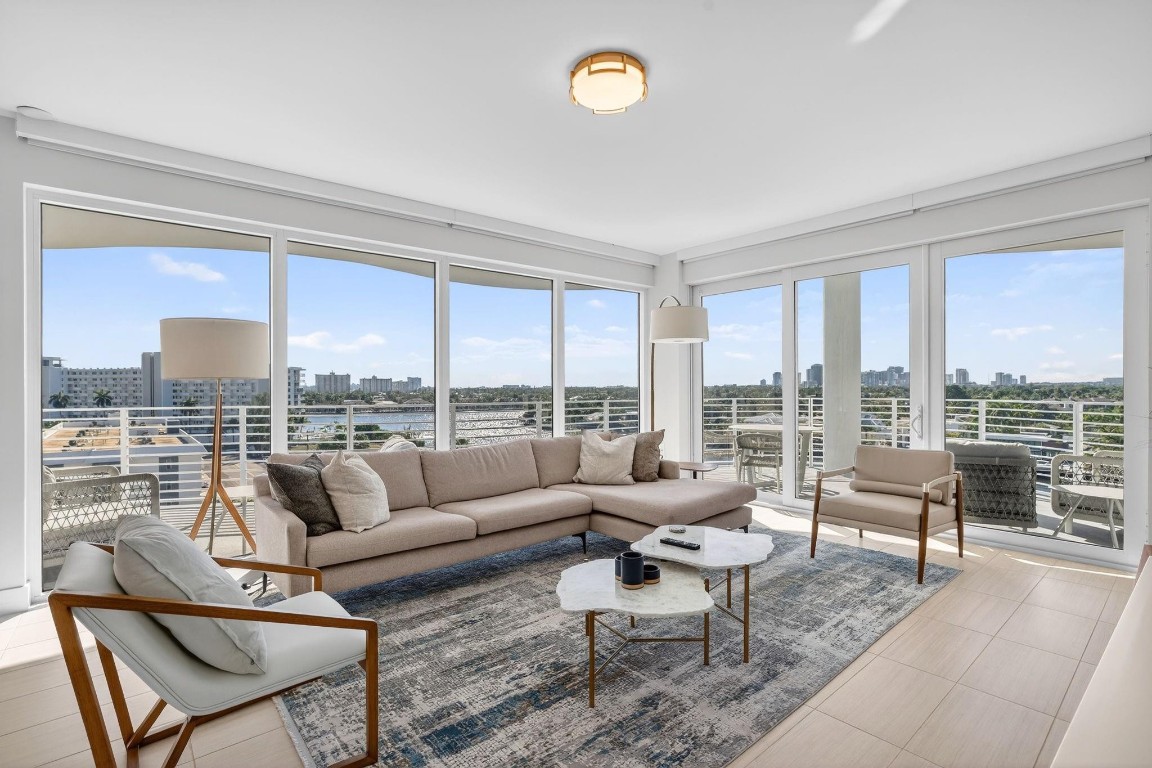 612 Bayshore #702 Fort Lauderdale, FL 33304