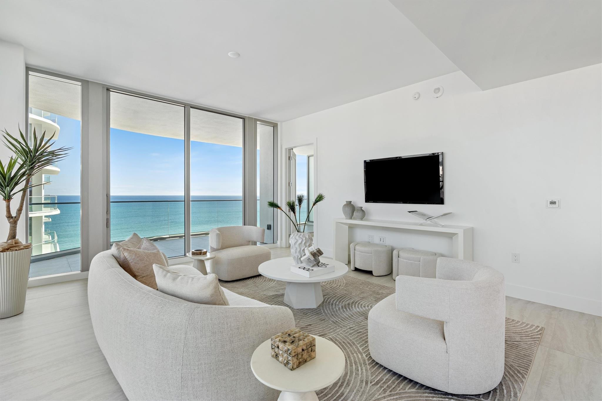 153 N Seabreeze #1405-S Fort Lauderdale, FL 33304