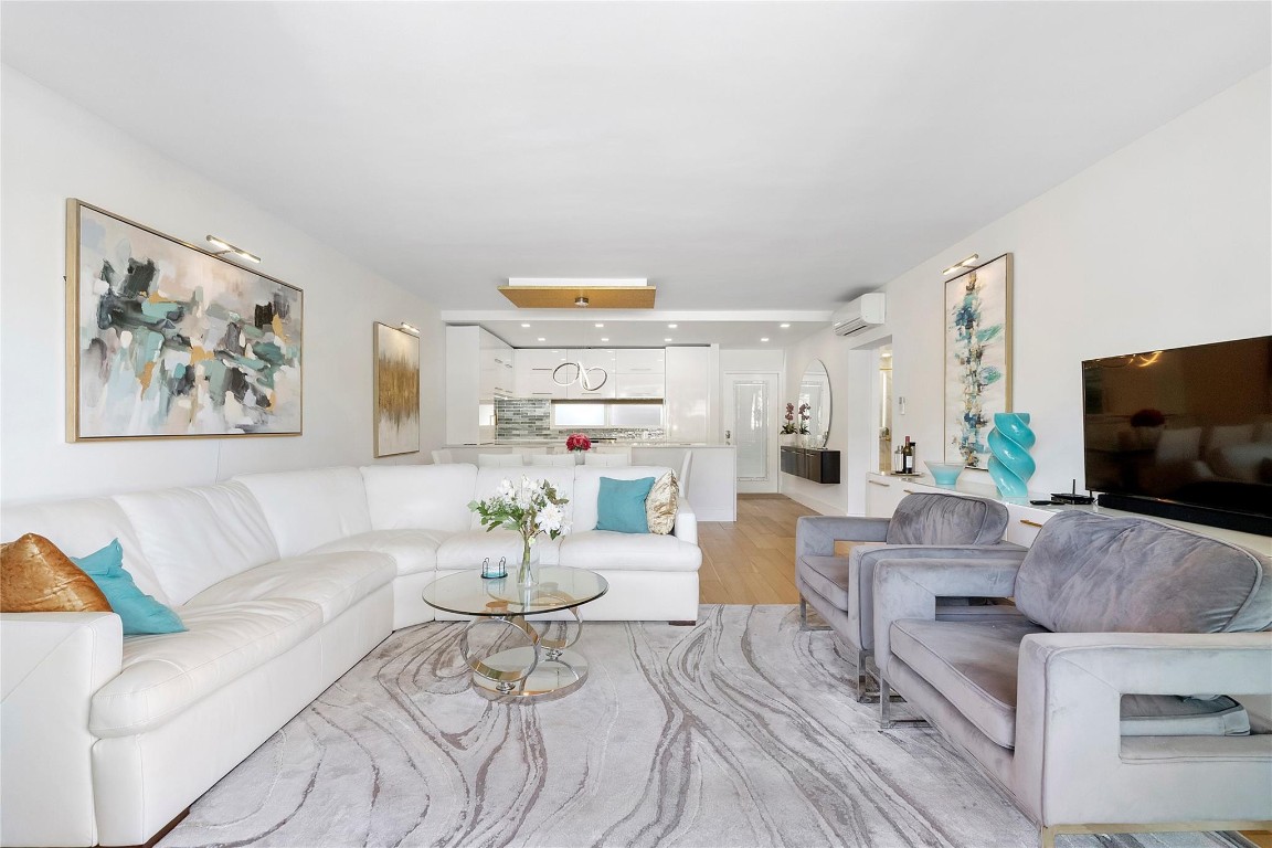 180 Isle Of Venice #131