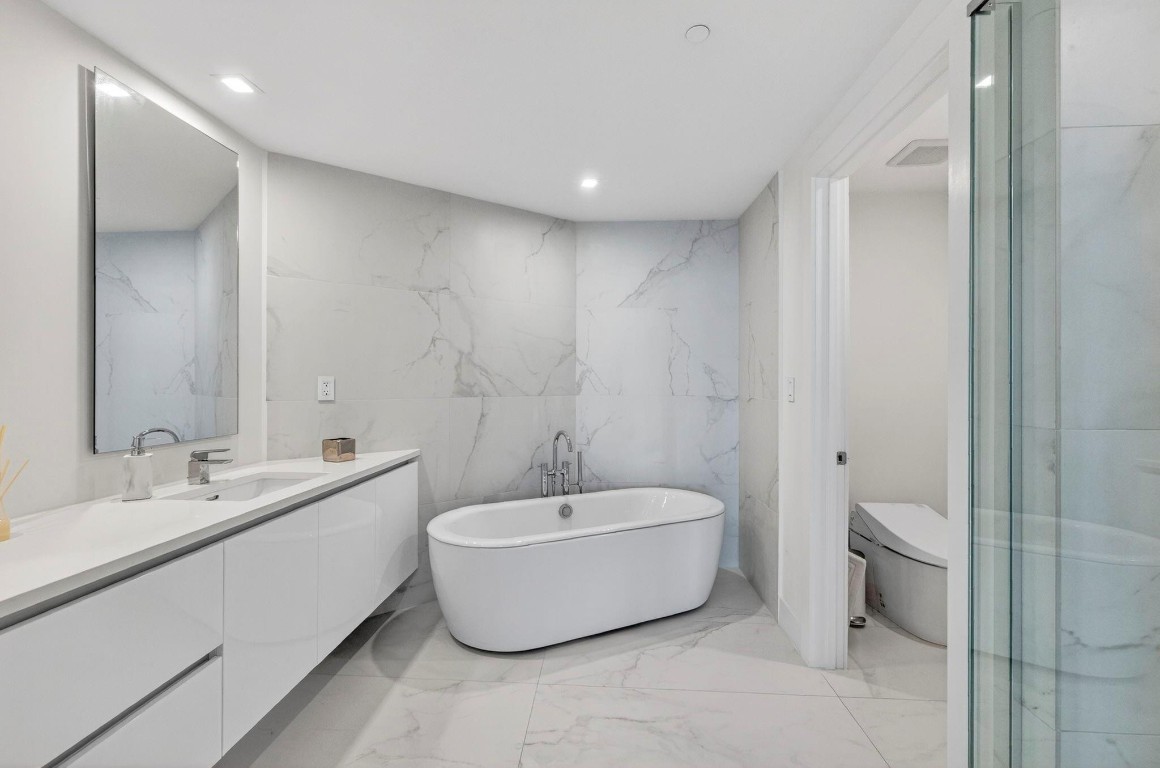 730 N Ocean #1204 Pompano Beach, FL 33062