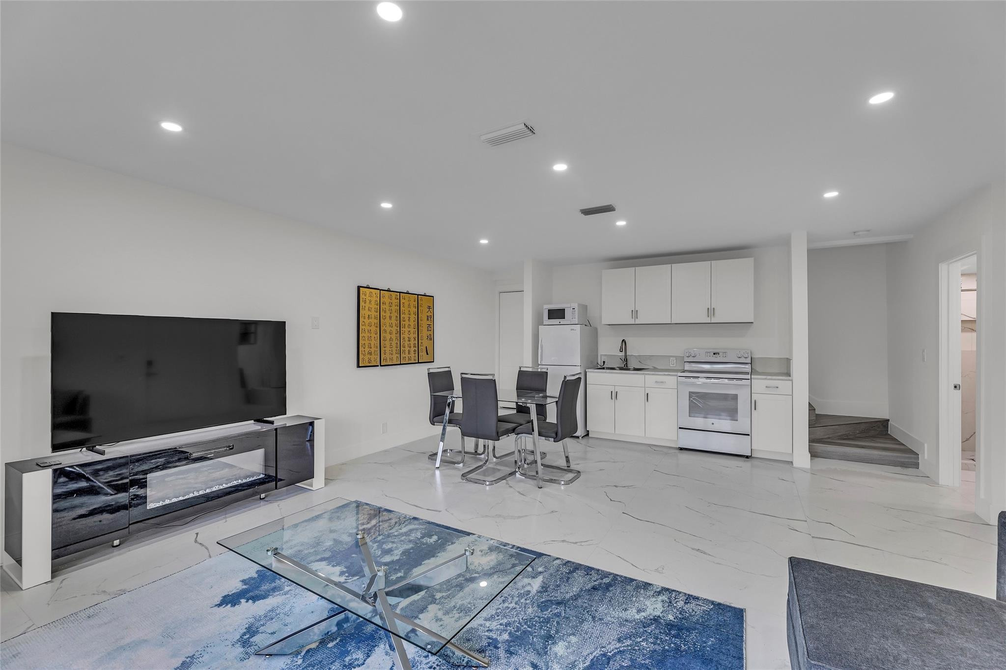 616 3rd Key Fort Lauderdale, FL 33304