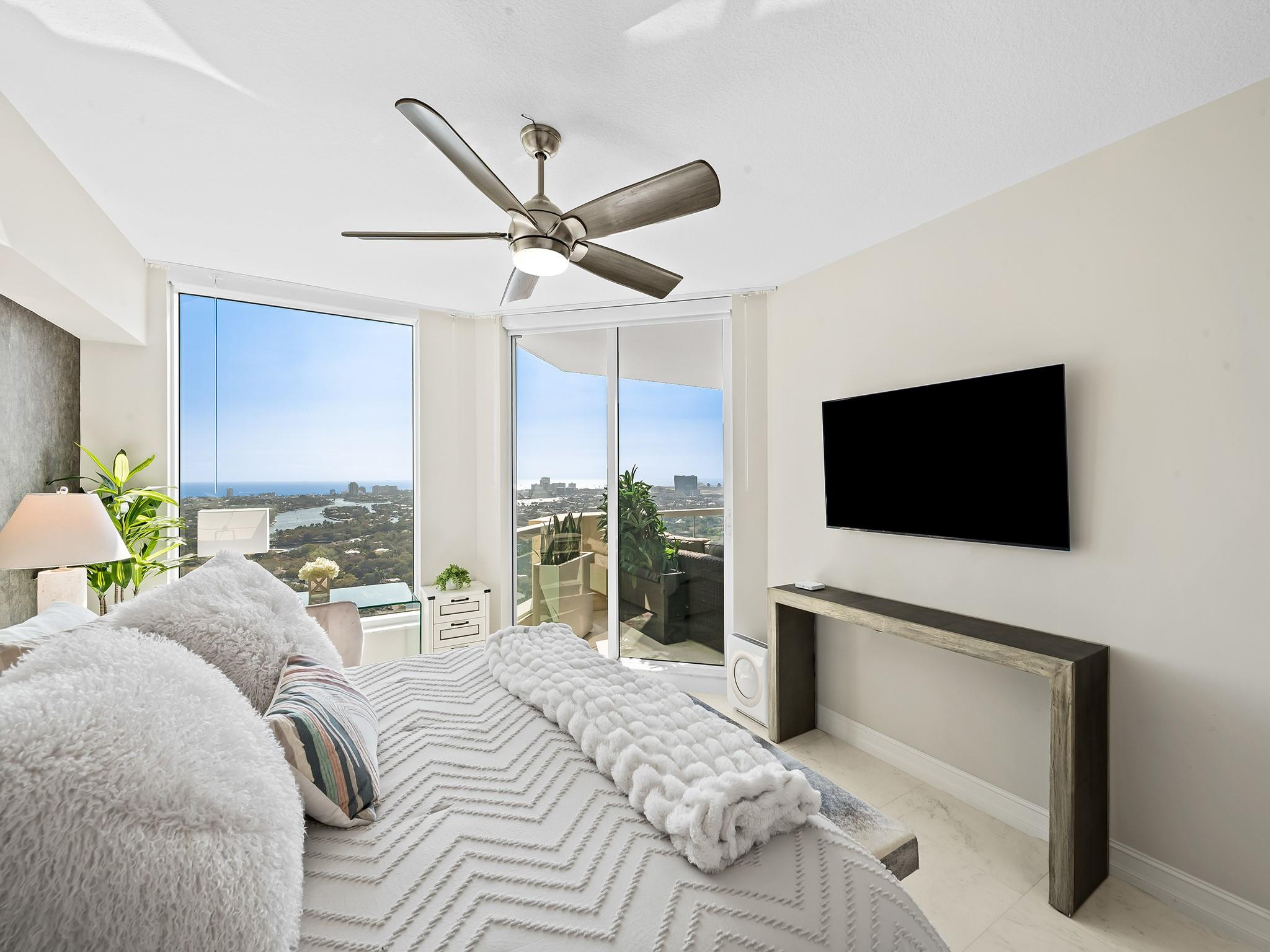 411 N New Riv #3402 Fort Lauderdale, FL 33301