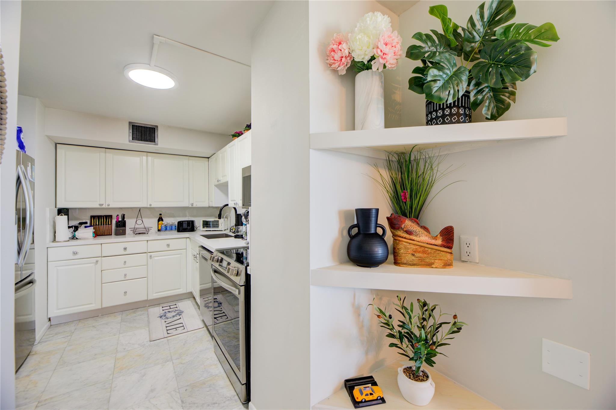 1 Las Olas #1117 Fort Lauderdale, FL 33316