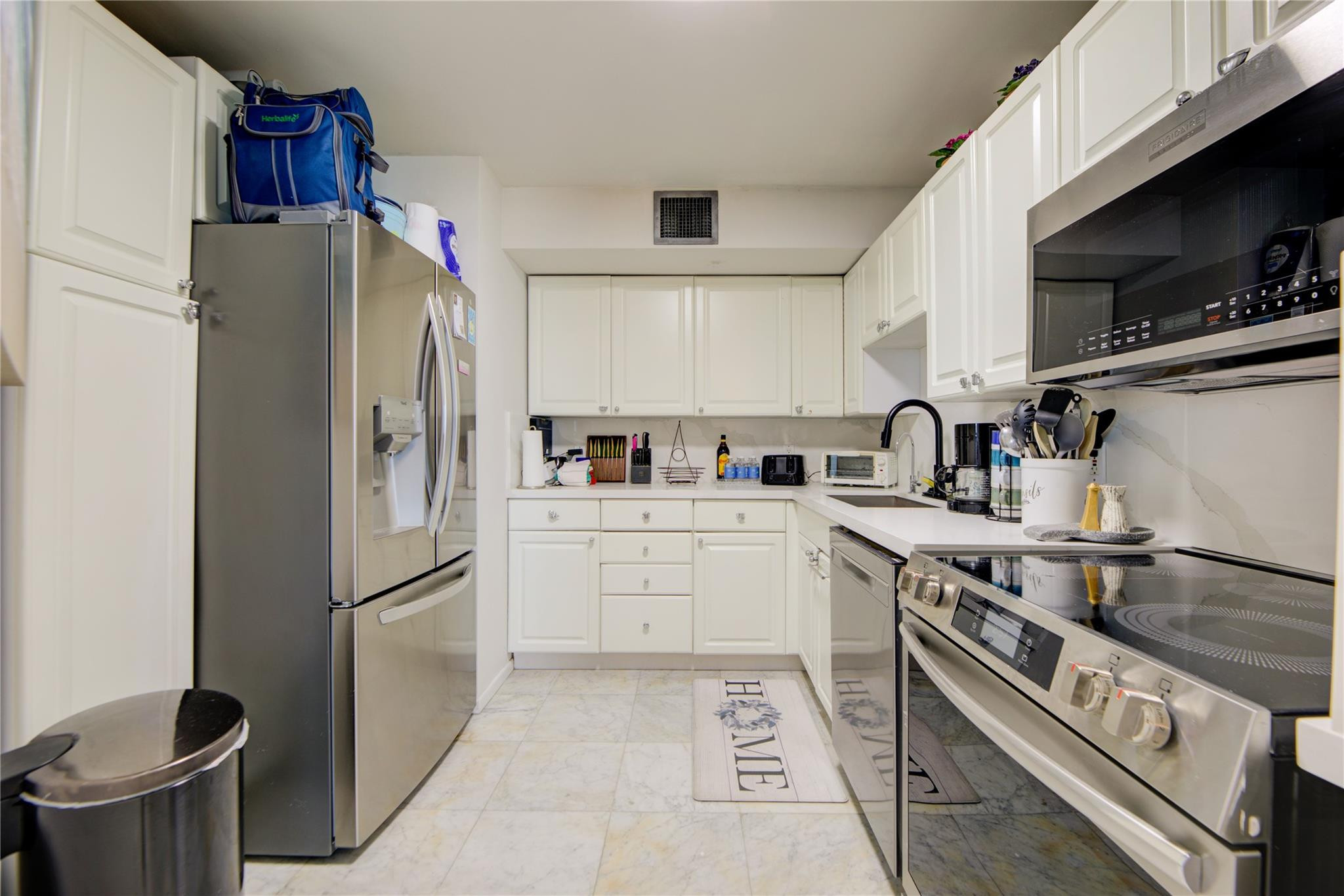 1 Las Olas #1117 Fort Lauderdale, FL 33316