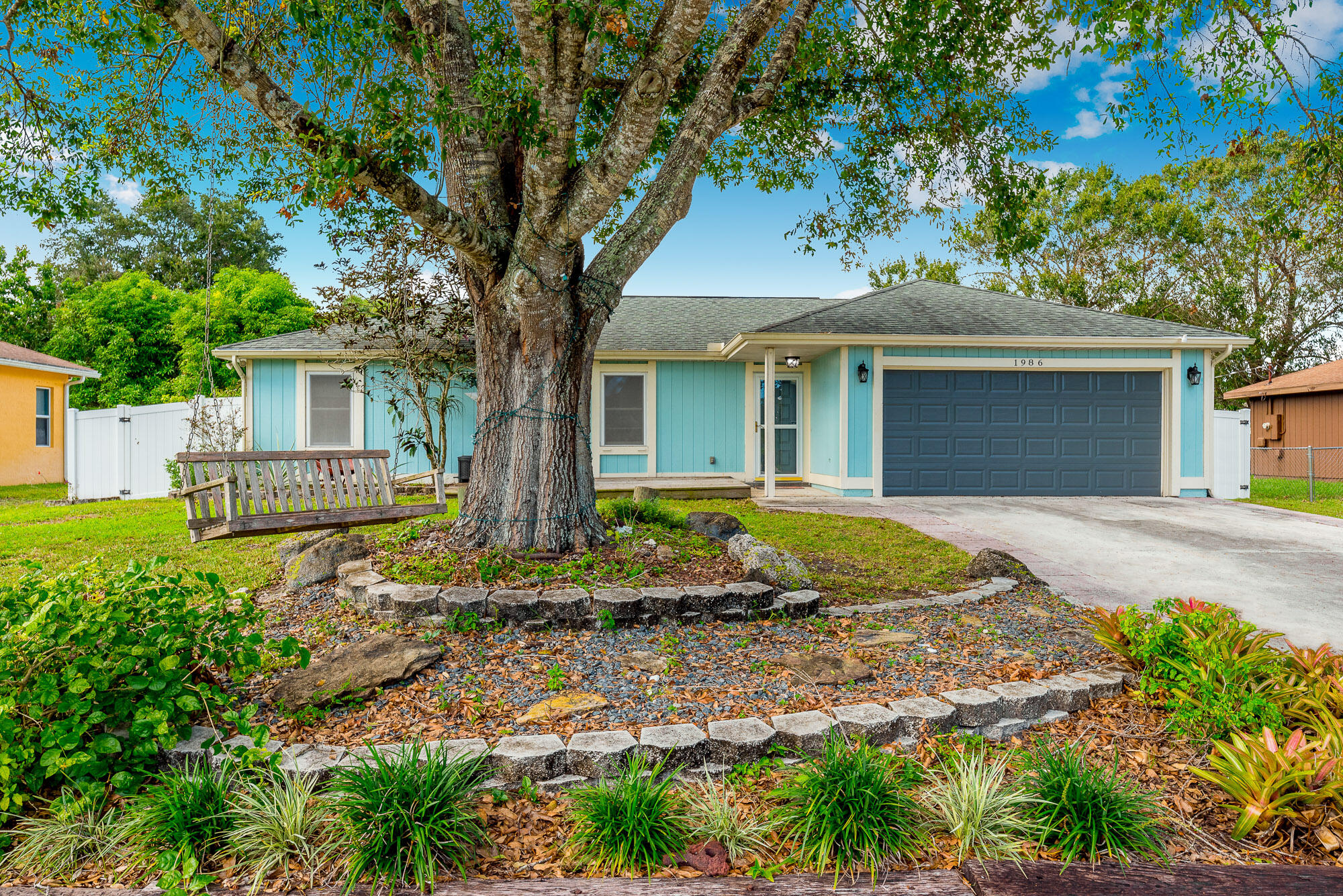 1986 SW Granello Terrace