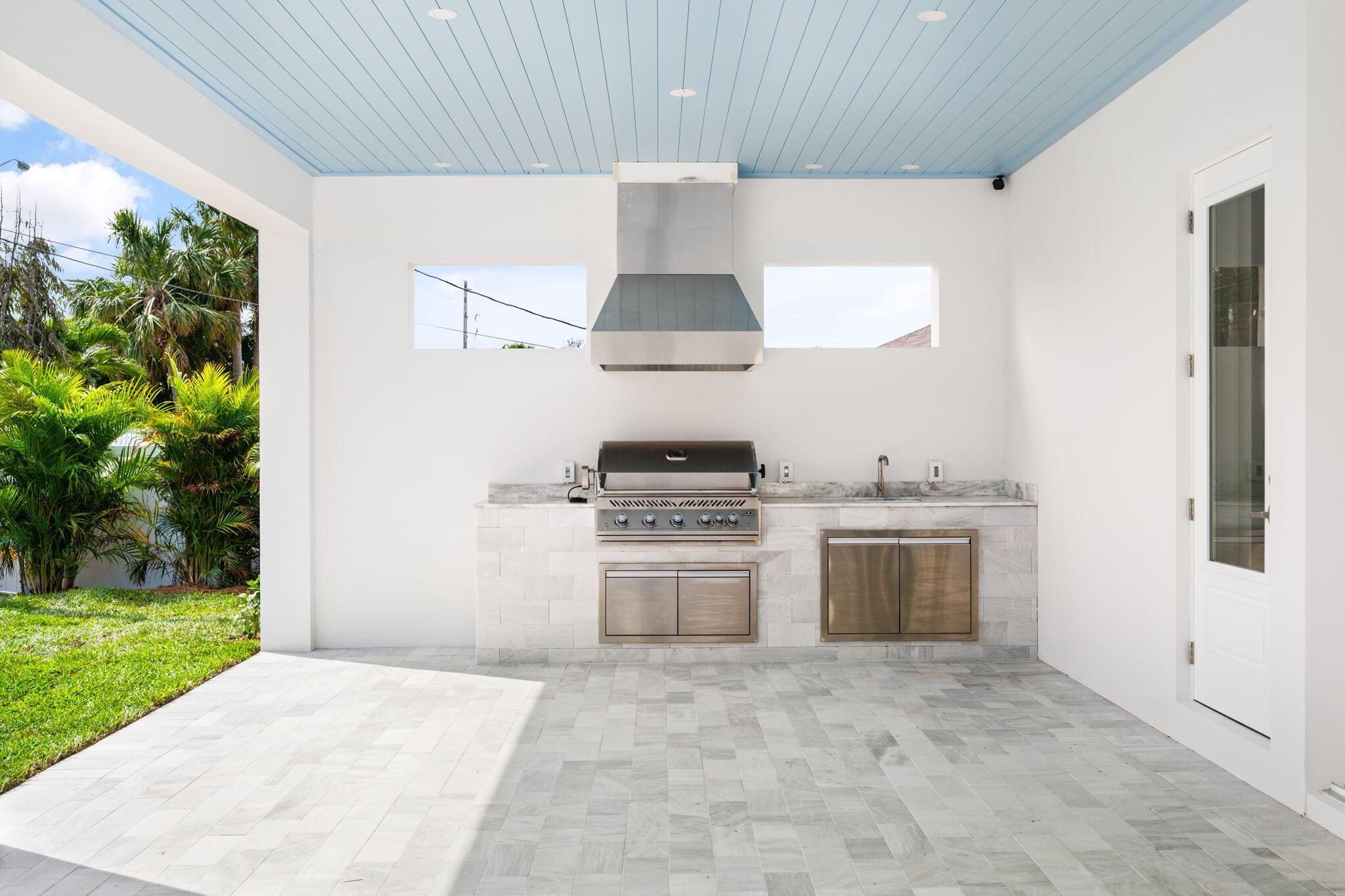 716 Conn Way Vero Beach, FL 32963