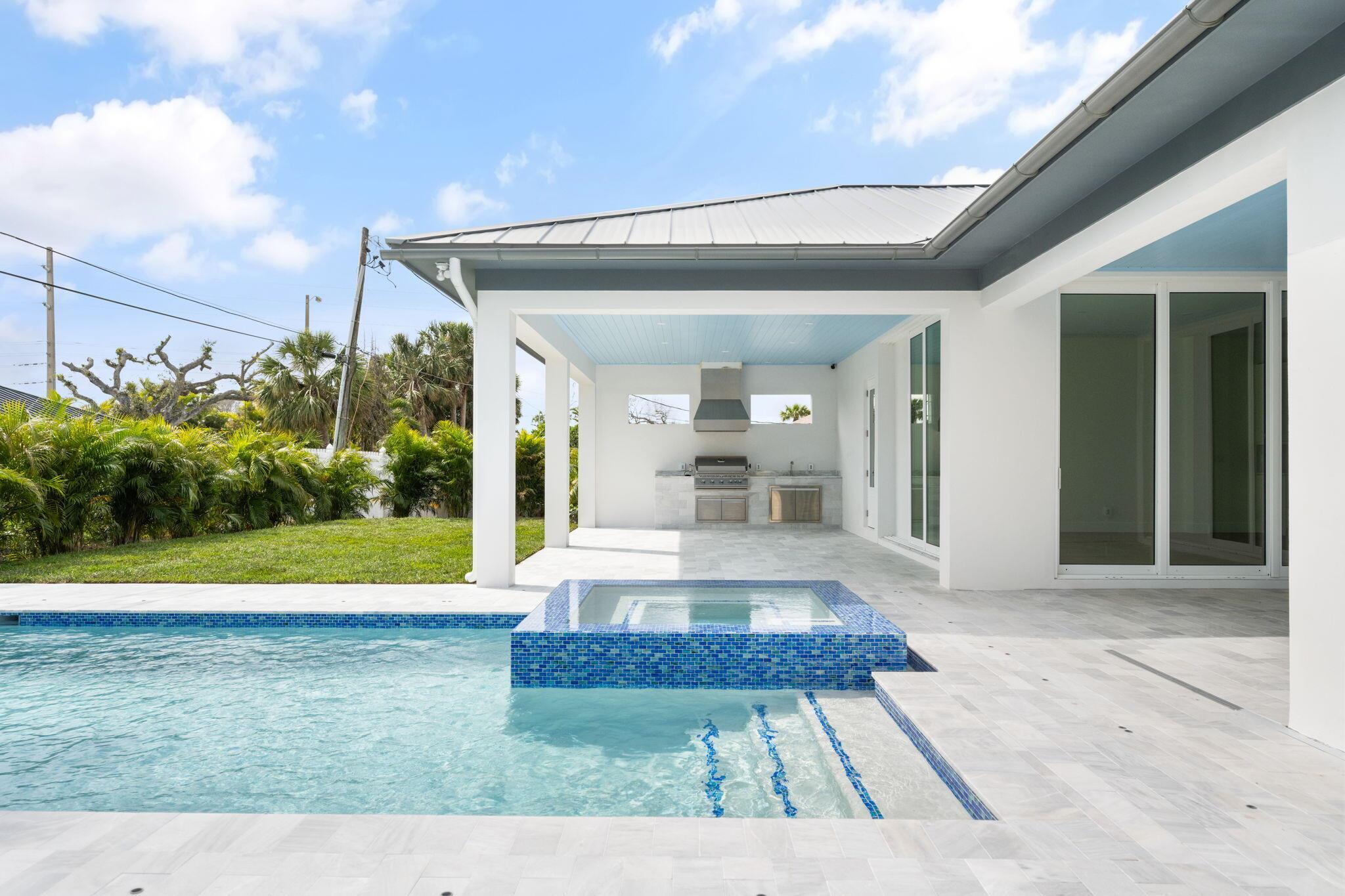 716 Conn Way Vero Beach, FL 32963