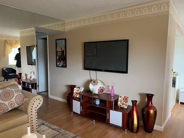 3400 Springdale 303rd #303 Palm Springs, FL 33461