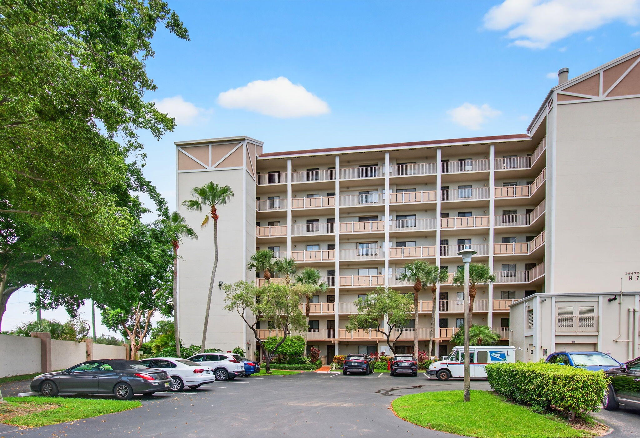 14475 Strathmore #401