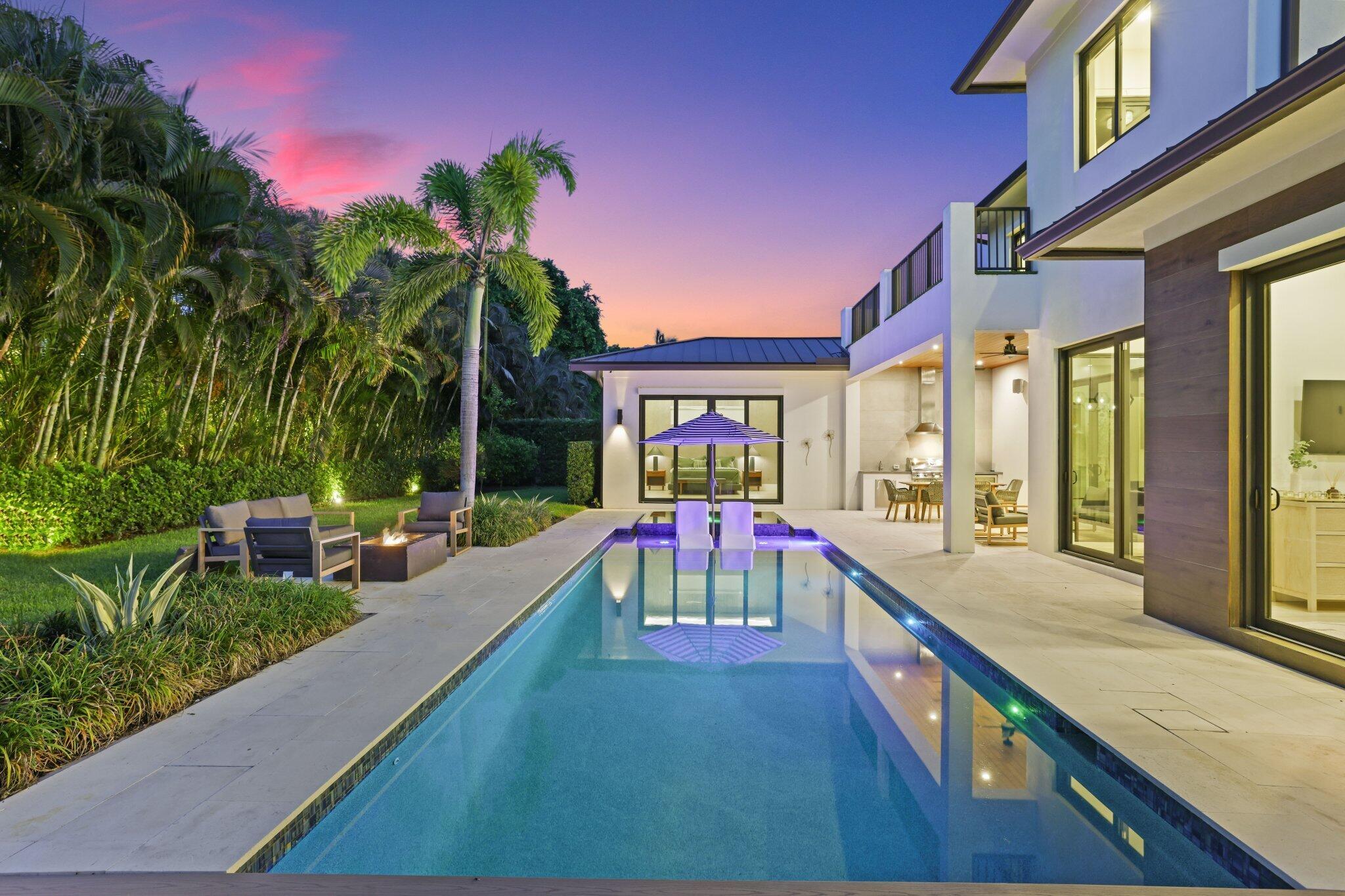 525 Whispering Pines Rd Boynton Beach, FL 33435