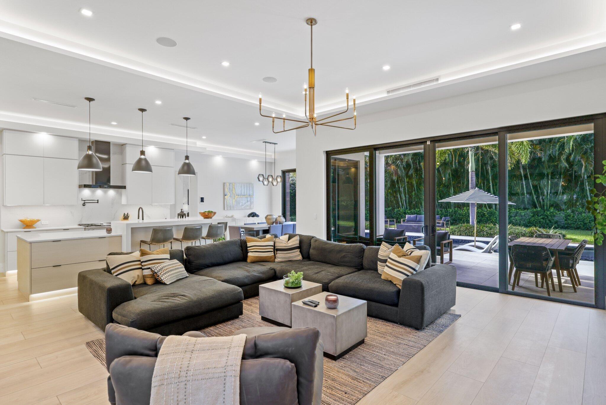 525 Whispering Pines Rd Boynton Beach, FL 33435