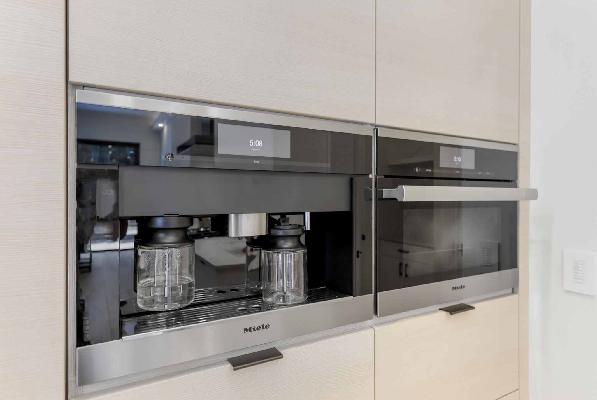 525 Whispering Pines Rd Boynton Beach, FL 33435