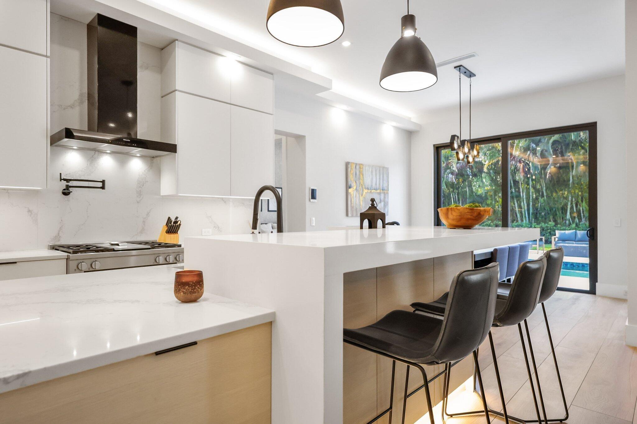 525 Whispering Pines Rd Boynton Beach, FL 33435