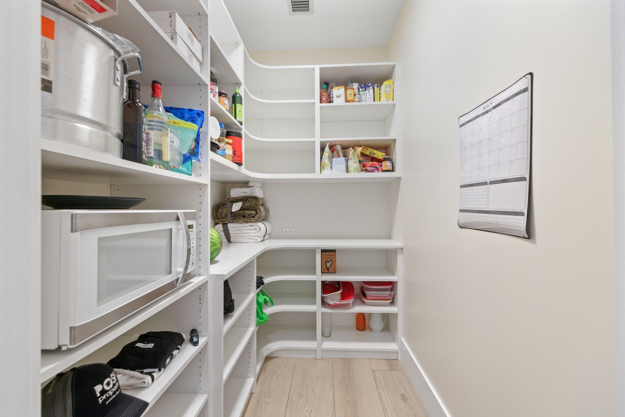 525 Whispering Pines Rd Boynton Beach, FL 33435