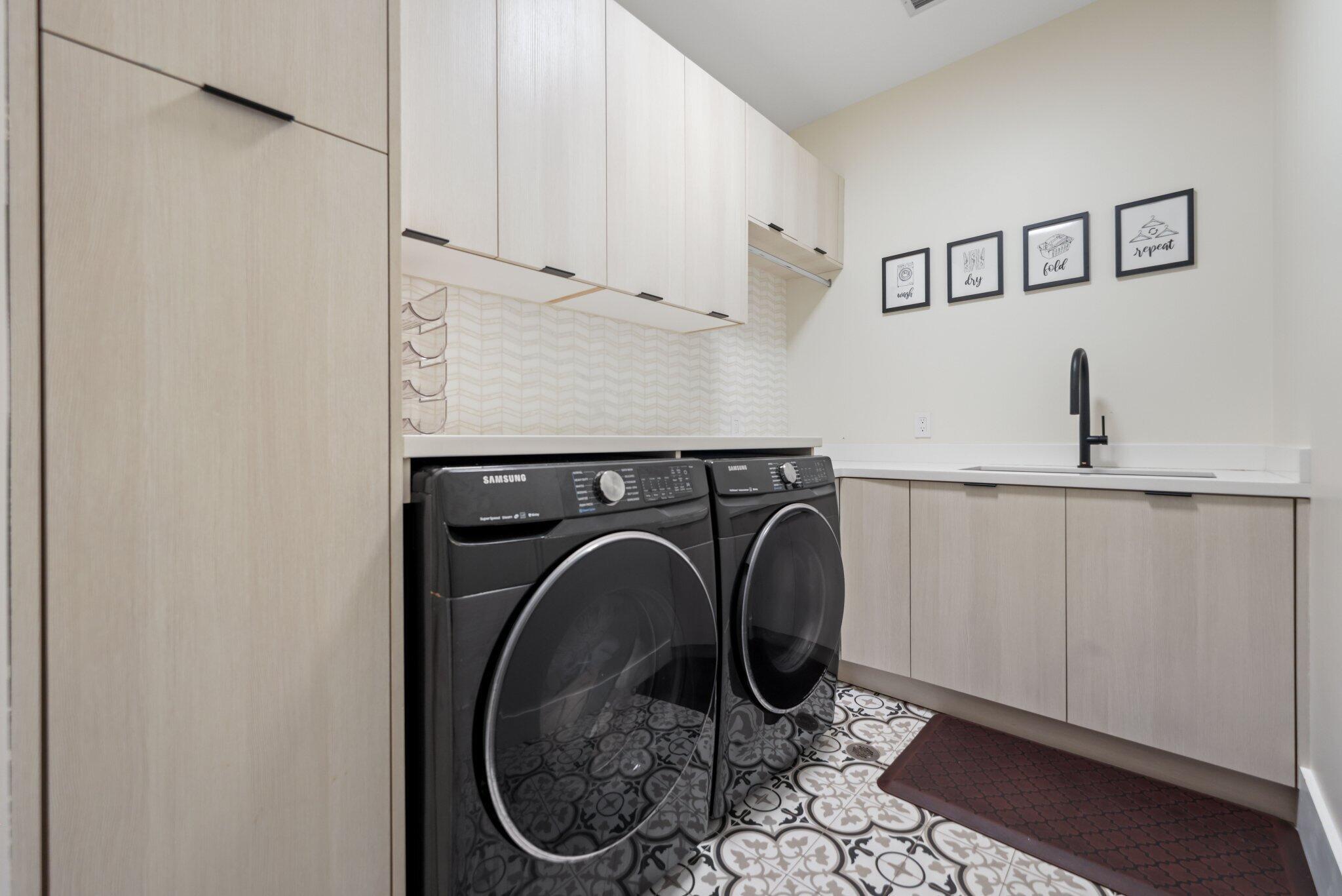 525 Whispering Pines Rd Boynton Beach, FL 33435